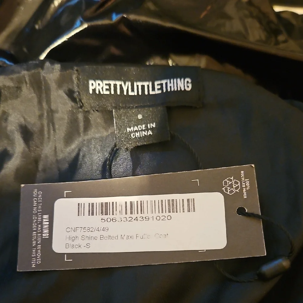 PrettyLittleThing Black High Shine Belted Maxi Coat - Gloss Finish - Picture 9 of 10